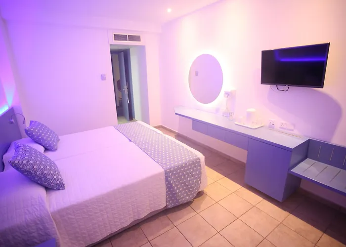 Anonymous (adults Only) Hotell 3*